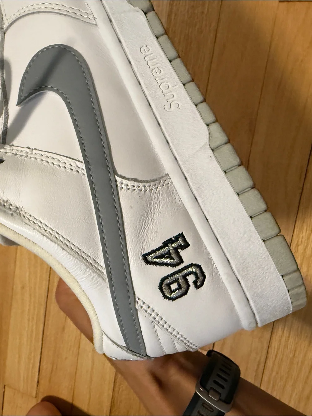 White Supreme Nike sb dunk